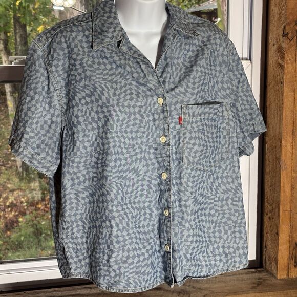 Levi's Women Aiden Blue Short Sleeve Resort Shirt Button Down Harper Laser M - Picture 1 of 16